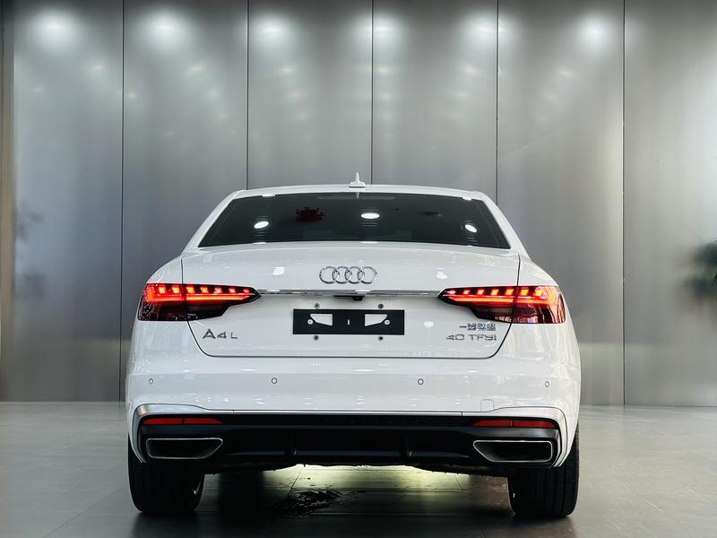 Audi A4L - фото 4