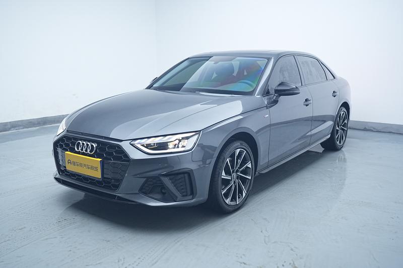 Audi A4L - фото 0