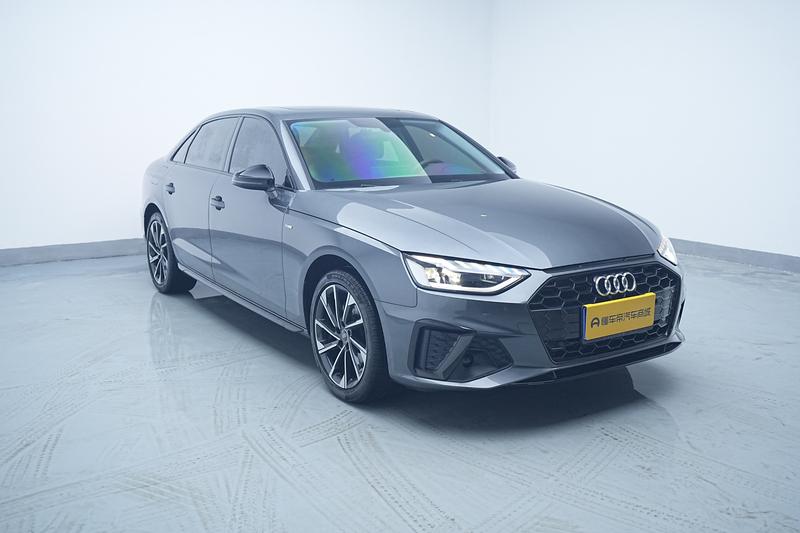 Audi A4L - фото 2