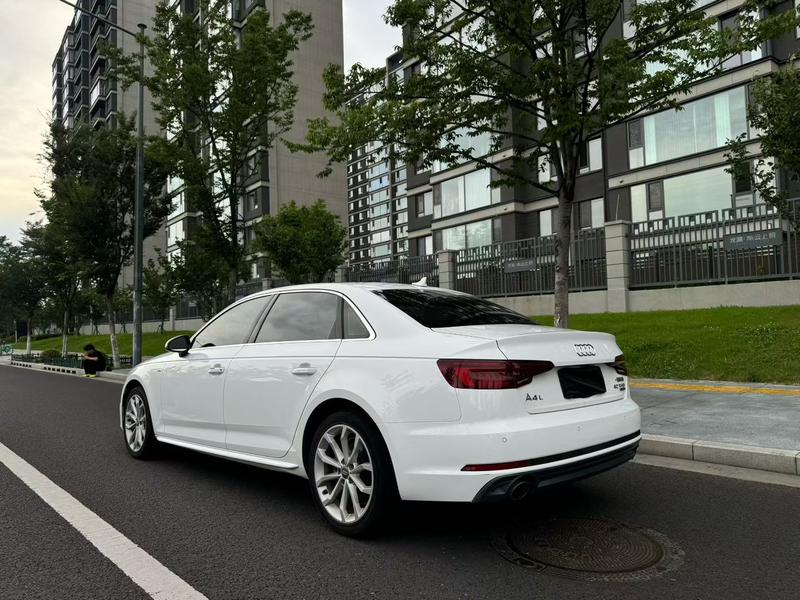 Audi A4L - фото 3