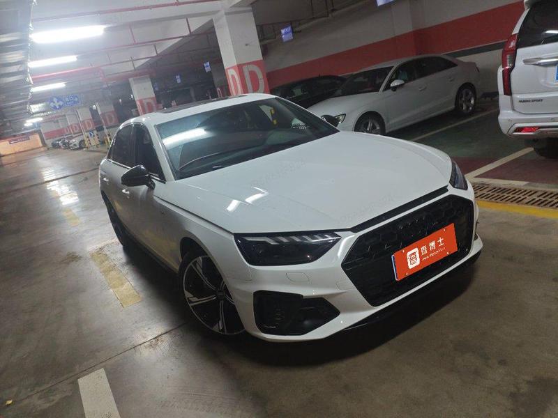 Audi A4L - фото 1