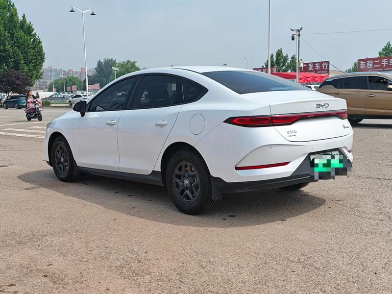 BYD Qin PLUS DM-i - фото 3