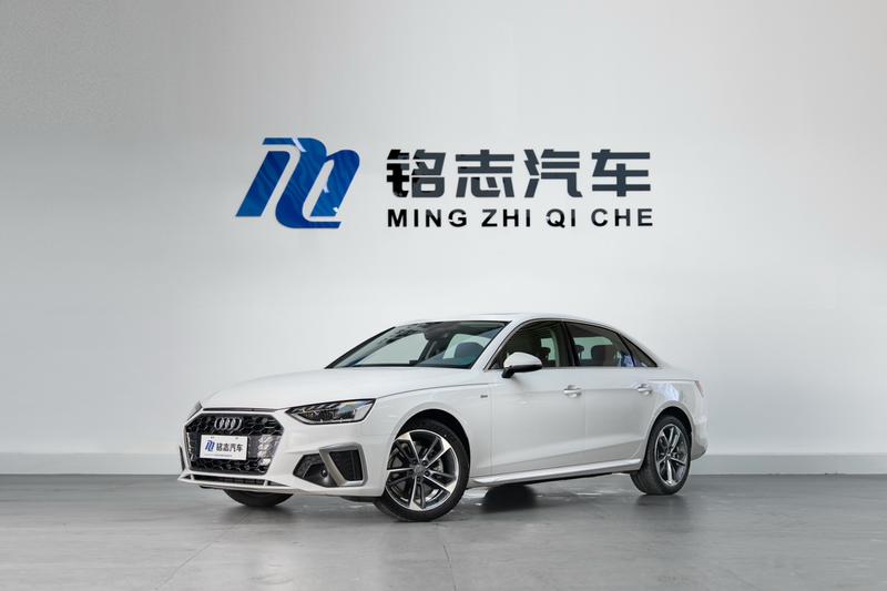 Audi A4L - фото 0