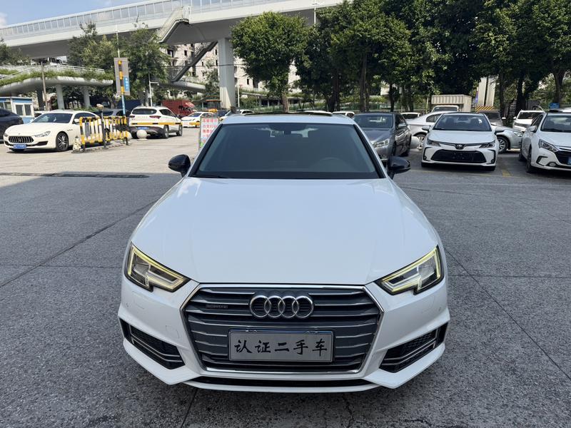 Audi A4L - фото 1