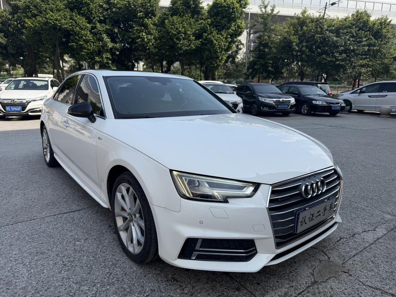 Audi A4L - фото 2