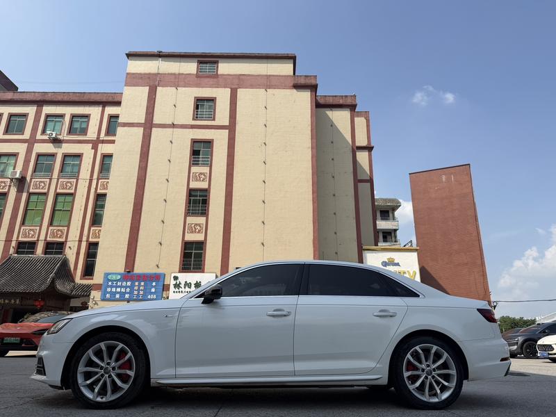 Audi A4L - фото 3