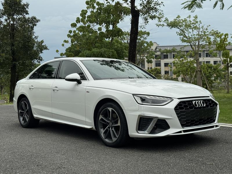 Audi A4L - фото 2