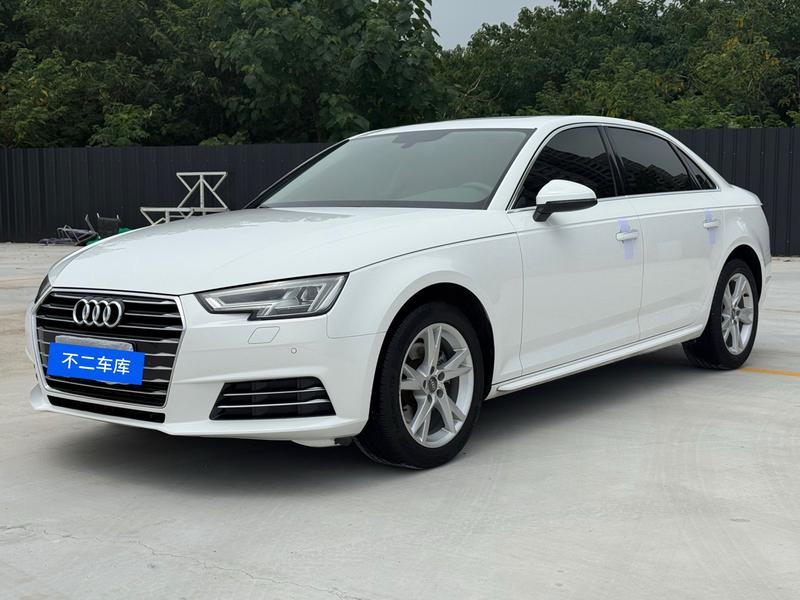 Audi A4L - фото 0