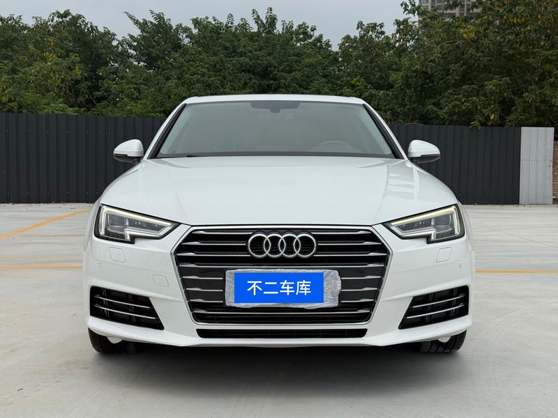 Audi A4L - фото 1