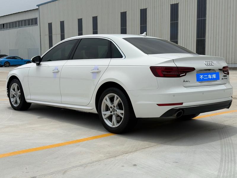 Audi A4L - фото 3