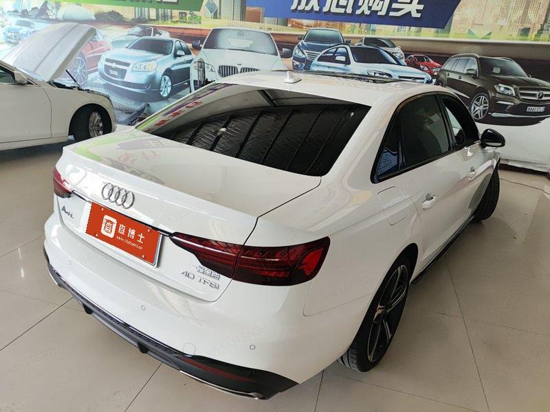 Audi A4L - фото 3