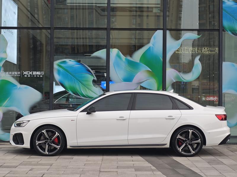 Audi A4L - фото 3