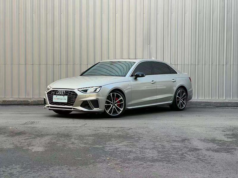 Audi A4L - фото 0