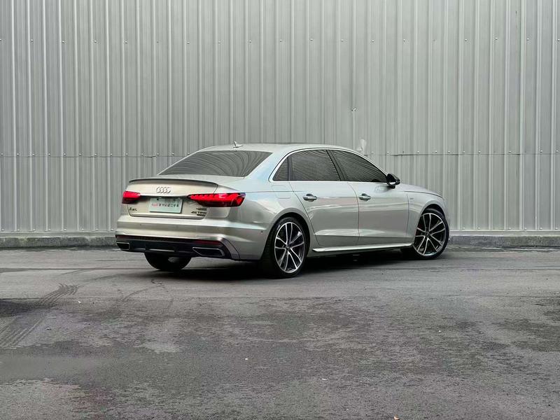 Audi A4L - фото 3