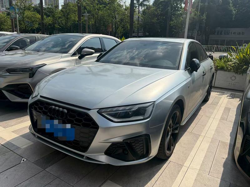 Audi A4L - фото 4