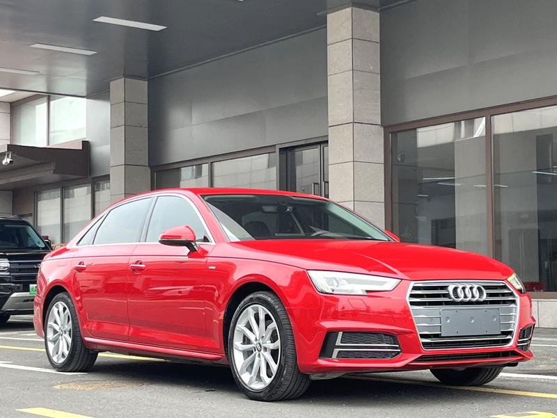 Audi A4L - фото 2