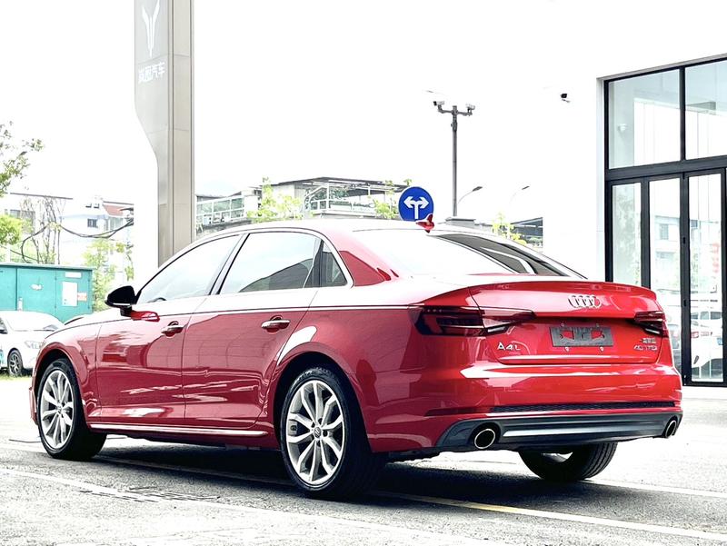 Audi A4L - фото 3