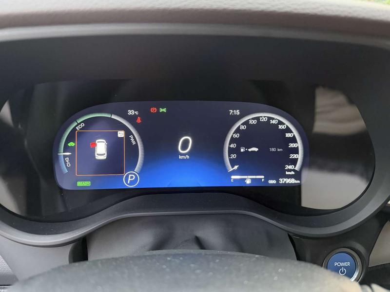Toyota Granvia - фото 4