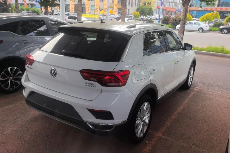 Volkswagen T-Roc - фото 2