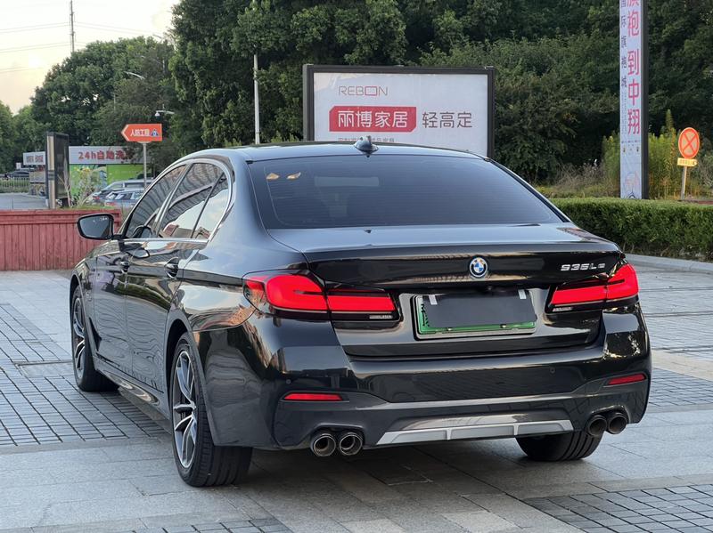 BMW 5 PHEV - фото 3