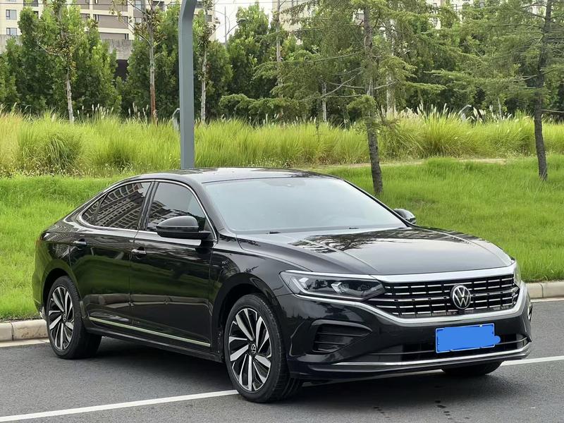 Volkswagen Passat - фото 2