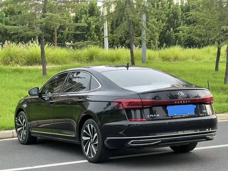 Volkswagen Passat - фото 3