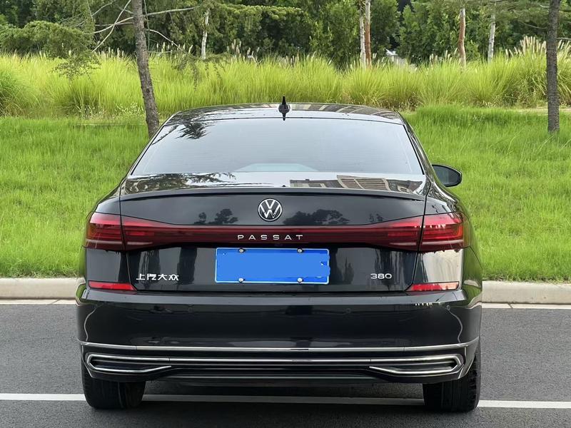 Volkswagen Passat - фото 4