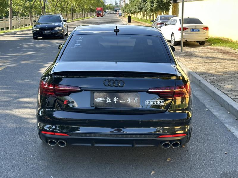 Audi S4 - фото 4