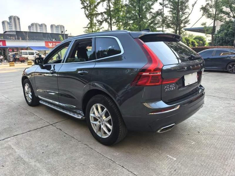 Volvo XC60 - фото 3