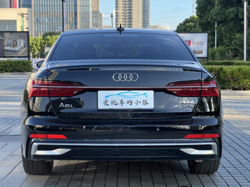 Audi A6L - фото 4
