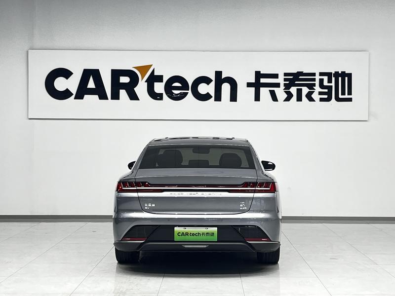 BYD Han EV - фото 3