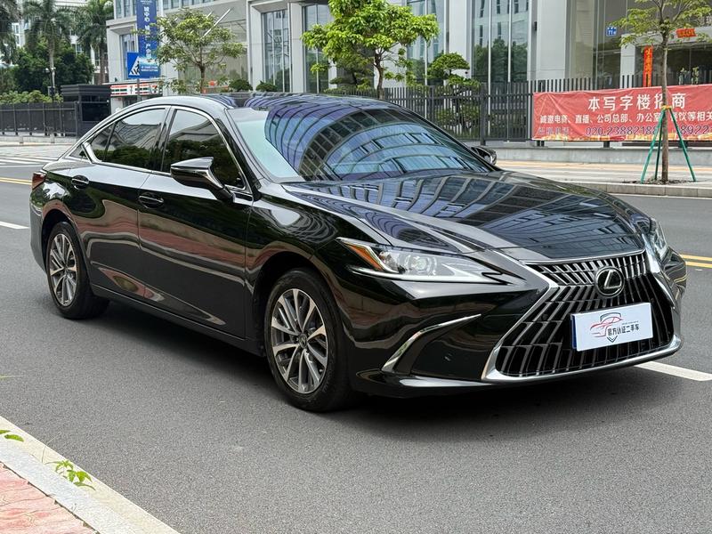 Lexus ES - фото 2