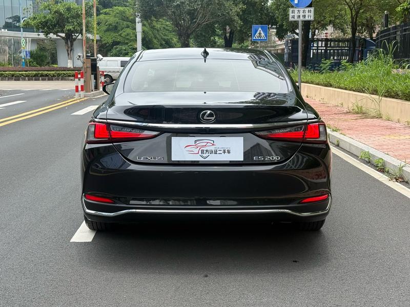 Lexus ES - фото 4