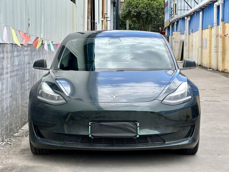 Tesla Model 3 - фото 1