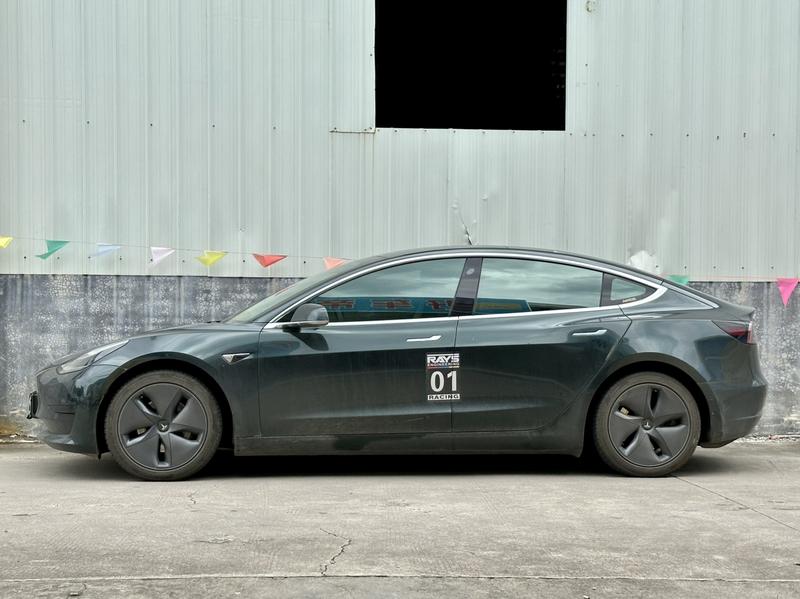Tesla Model 3 - фото 2