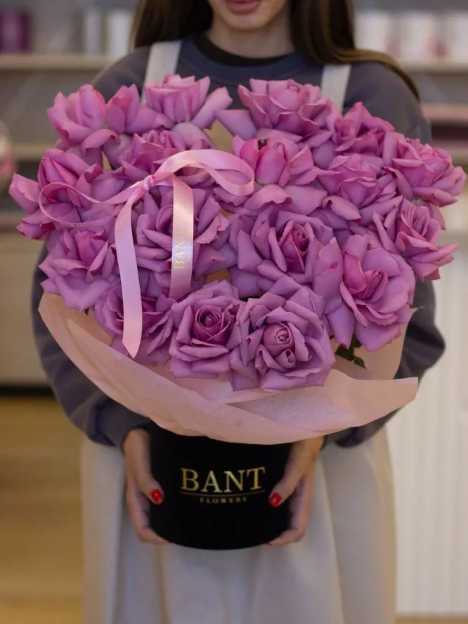 Букет из 17 ажурных роз от Bant