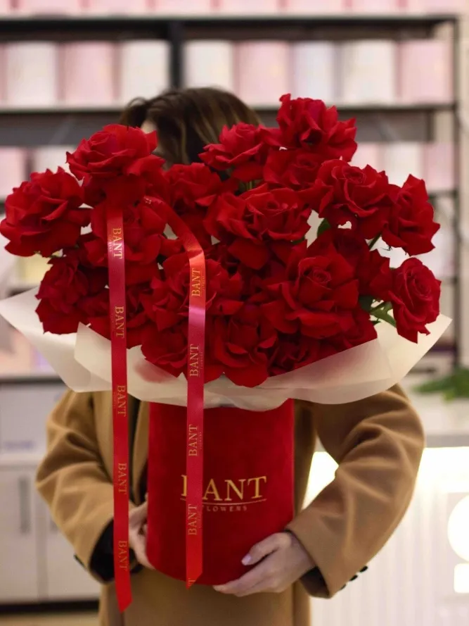 Букет из 25 ажурных роз от Bant