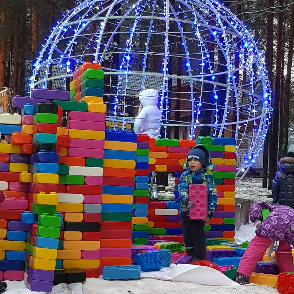 Гигантское Лего
